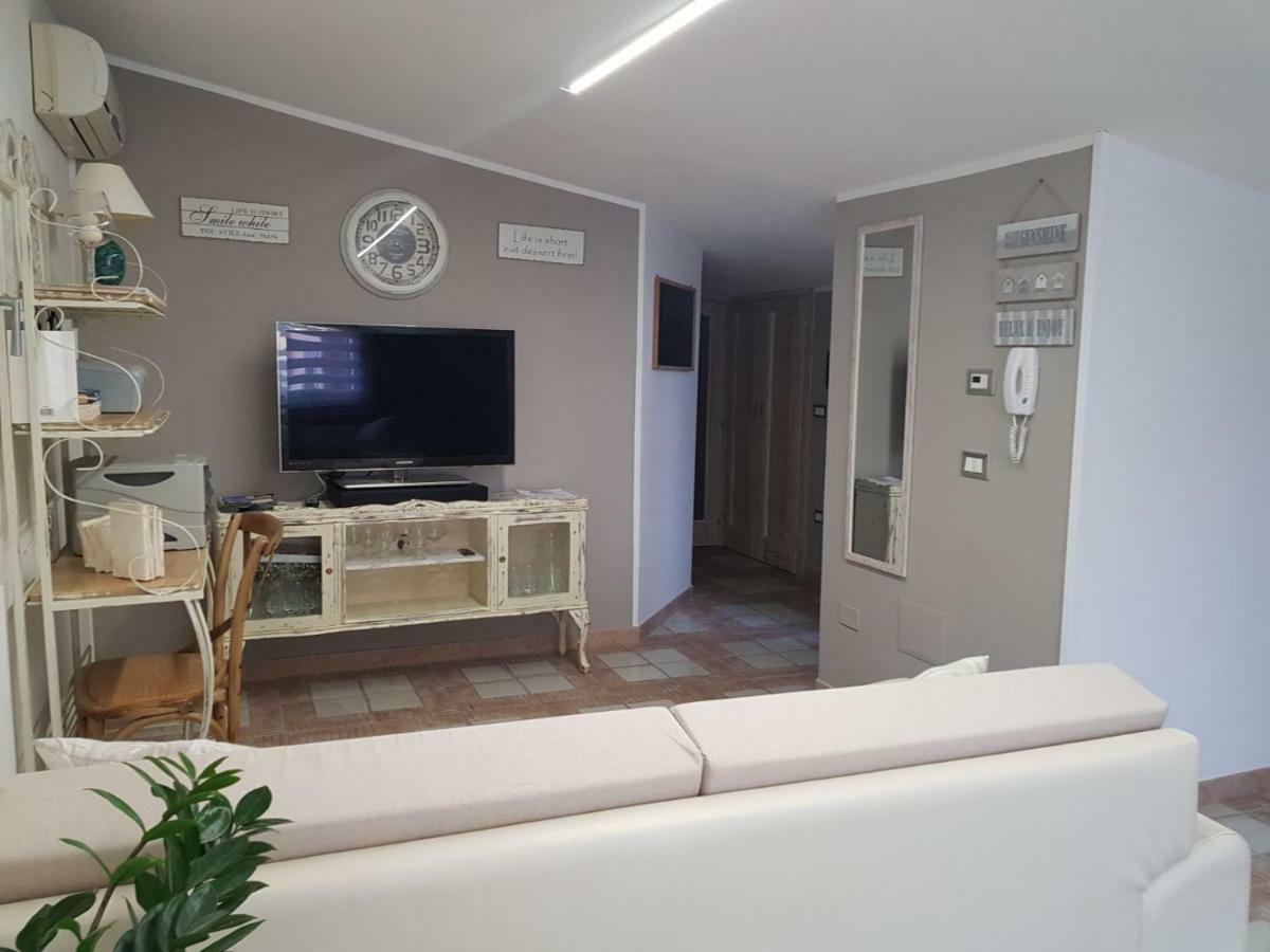 קאסטלסארדו Appartamento Mansardato Anda&Torra מראה חיצוני תמונה